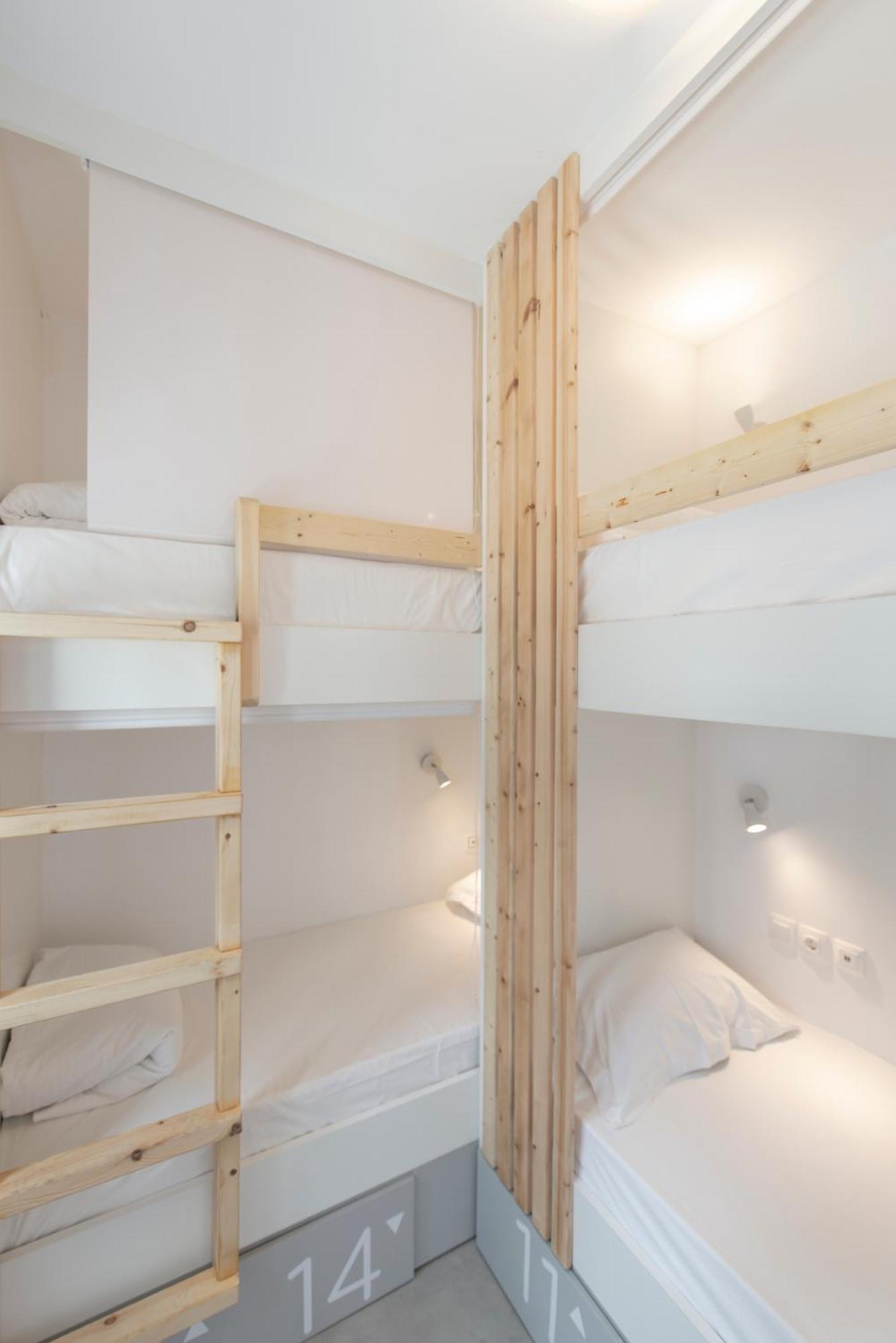 Bedspot Hostel Тира Экстерьер фото