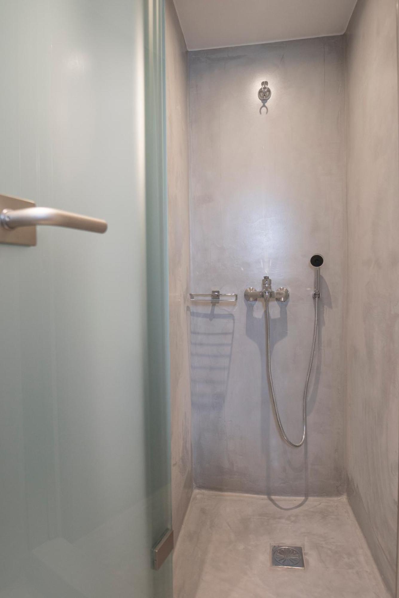 Bedspot Hostel Тира Экстерьер фото