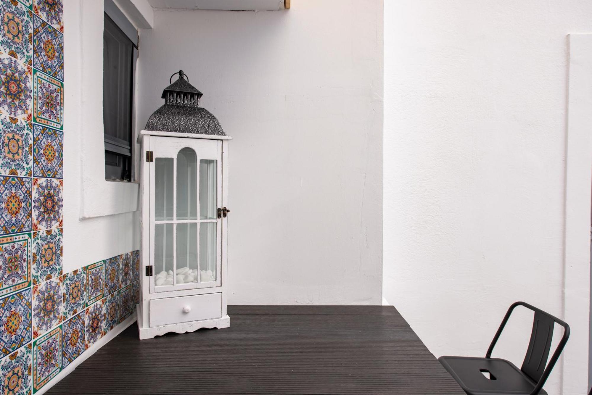 Bedspot Hostel Тира Экстерьер фото